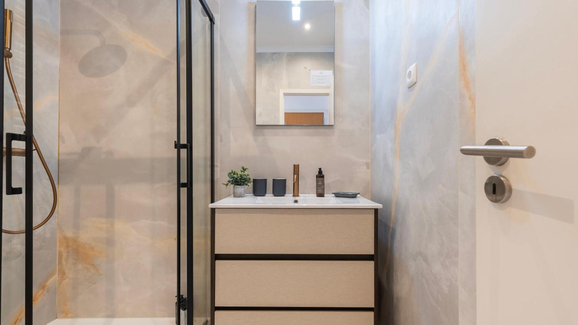 Sunny Design Apt In Praca Das Flores By Lovelystay Lisboa 外观 照片